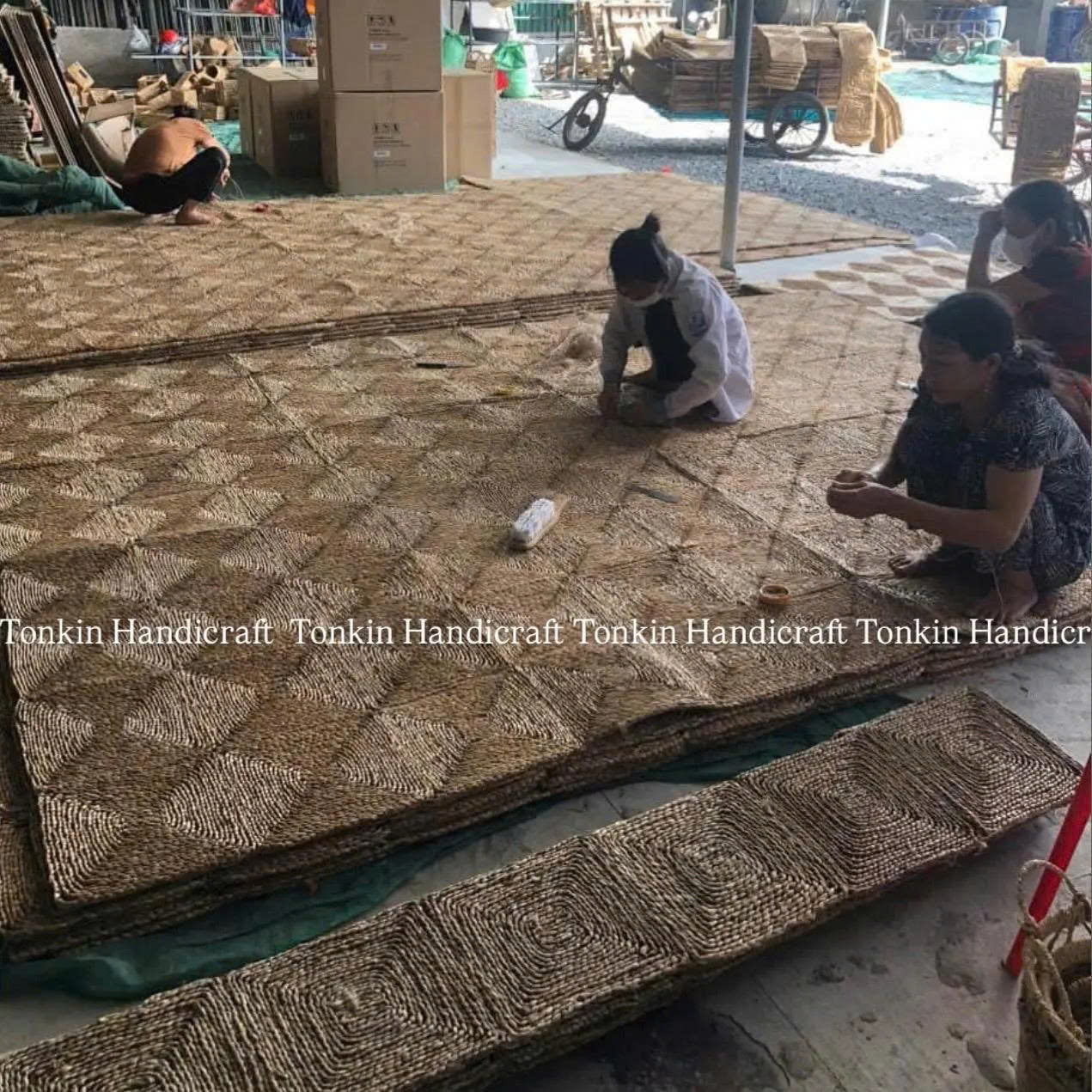 Hand Woven Natural Square Wicker Foldable Rug