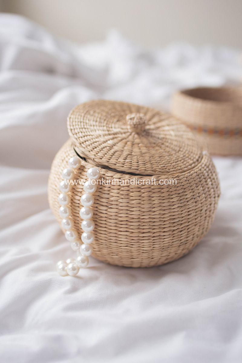 Basket with lid - TONKIN HANDICRAFT