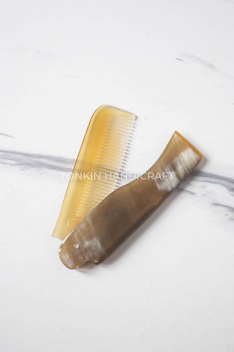 Compact Long Horn Comb