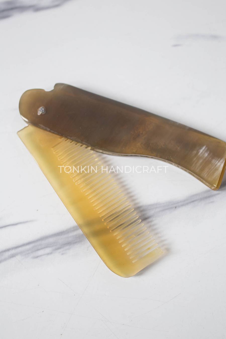 Compact Long Horn Comb