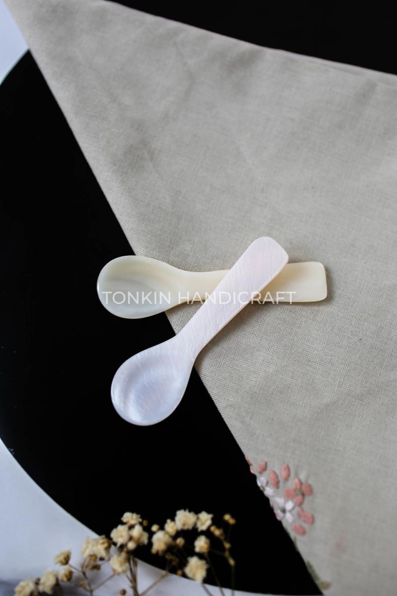 Personalized Mother of Pearl Seashell Caviar Spoon 06