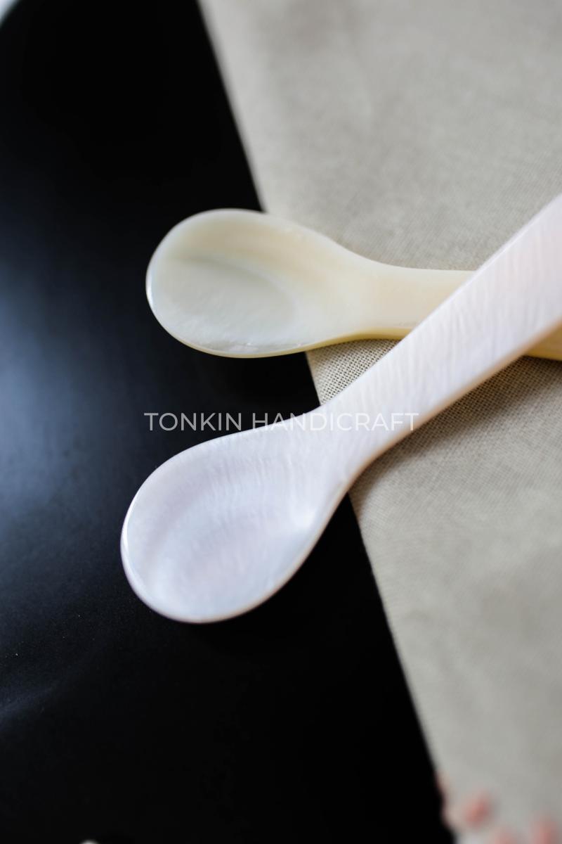 Personalized Mother of Pearl Seashell Caviar Spoon 06