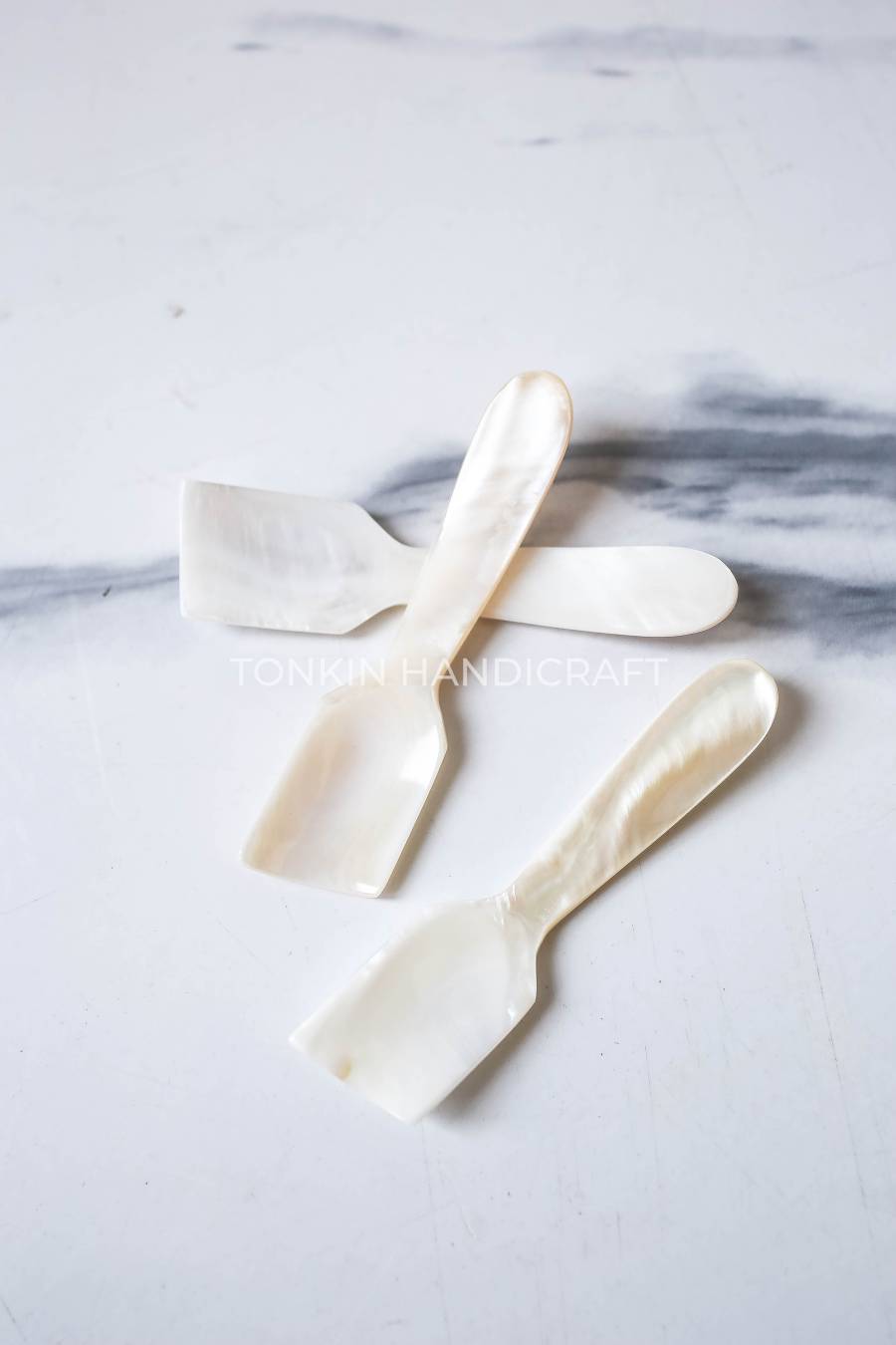 Muii Personalized Mother of Pearl Seashell Caviar Spoon