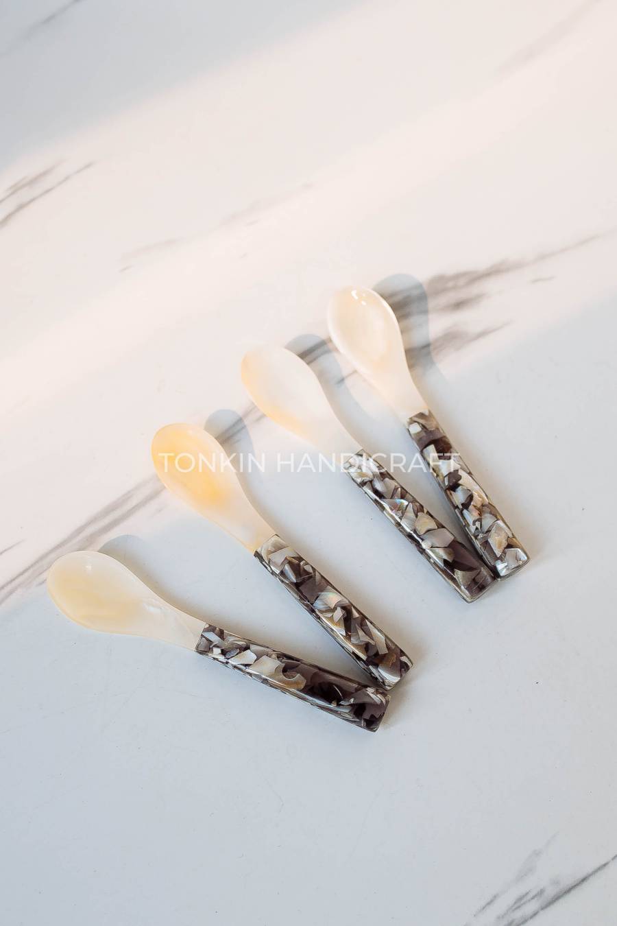 Bla Mother of Pearl Seashell Spoon