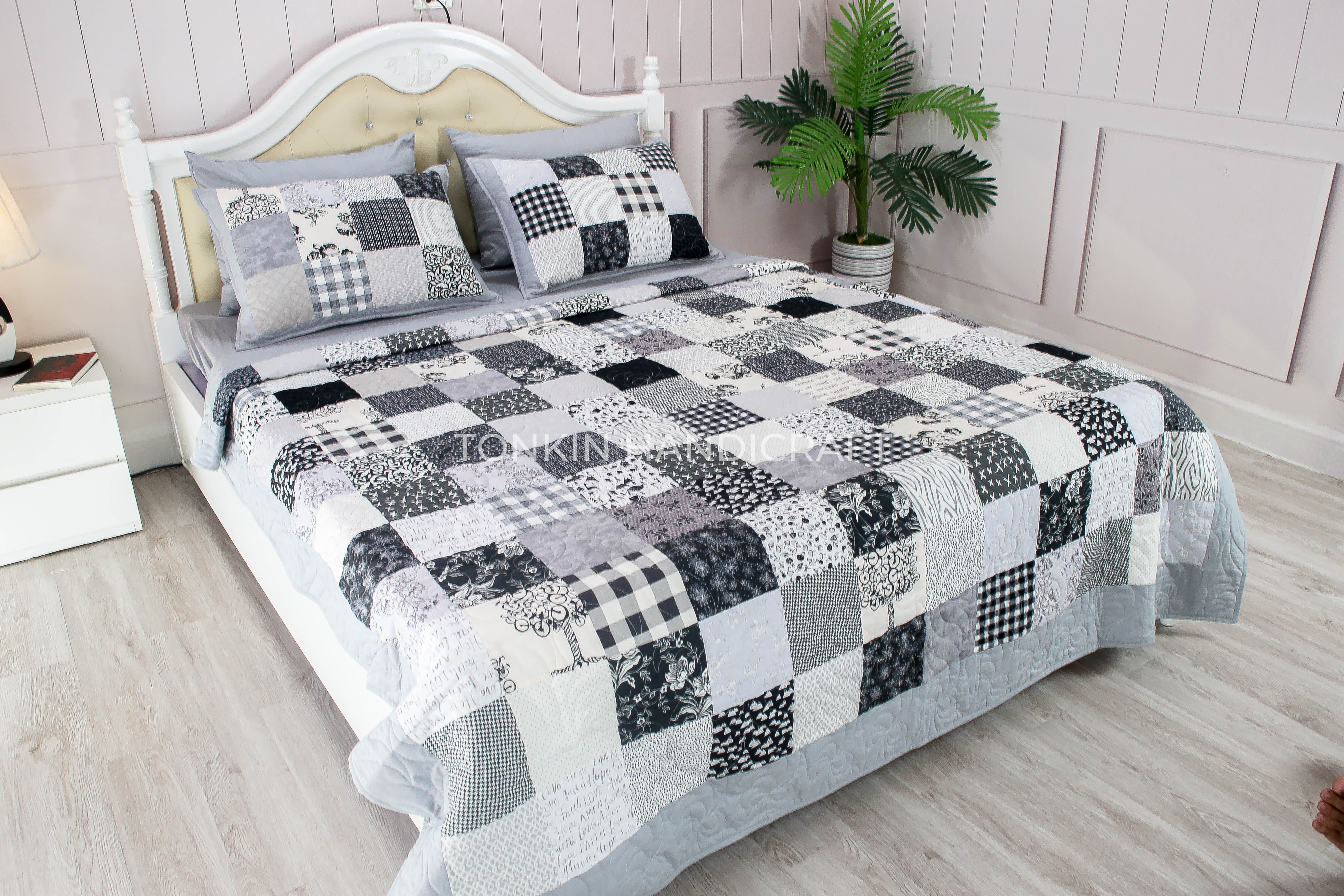 Grey Plaid Quilt Set 78" x 87" with 2 Shams - TONKIN HANDICRAFT