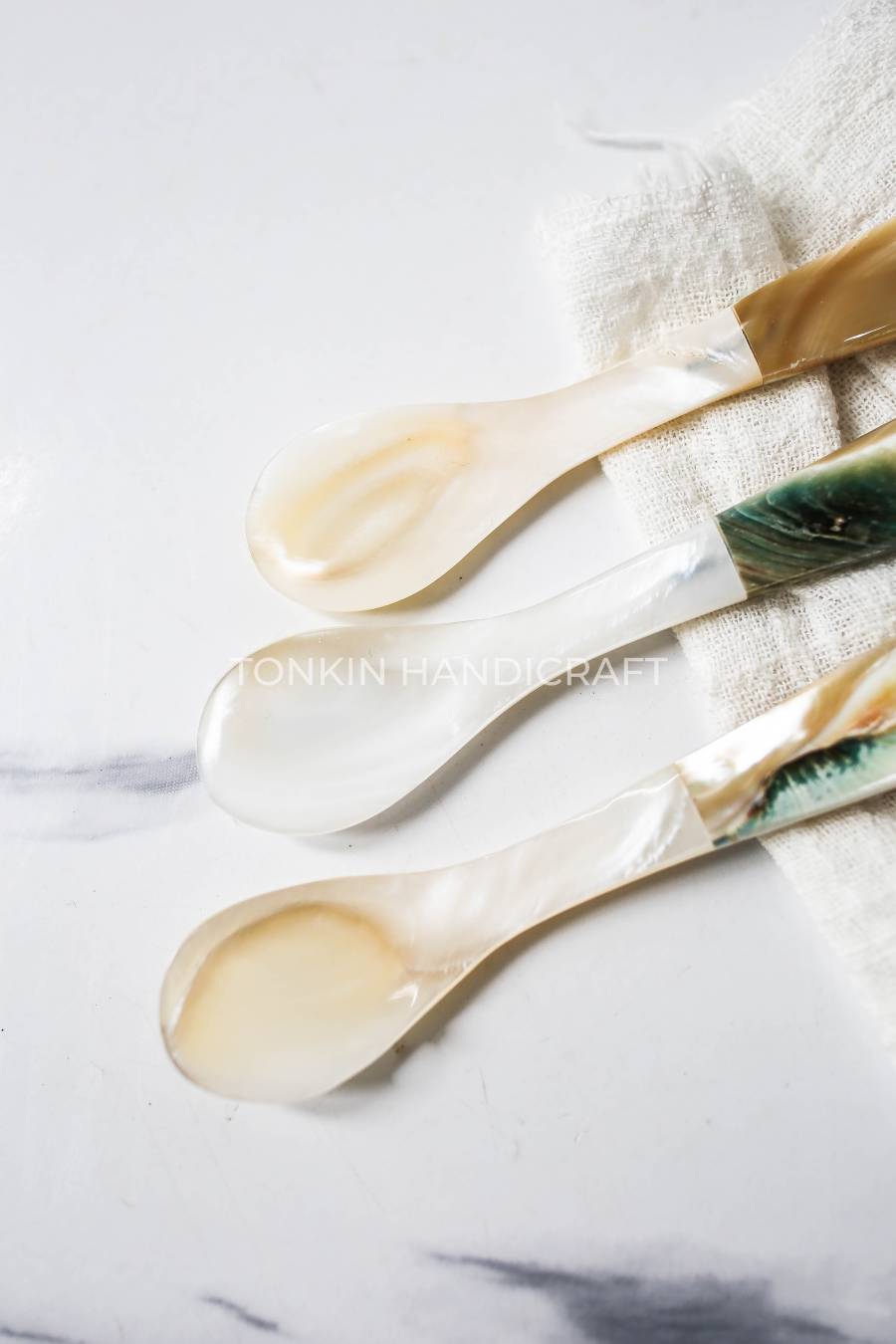 Gre Mother of Pearl Seashell Spoon