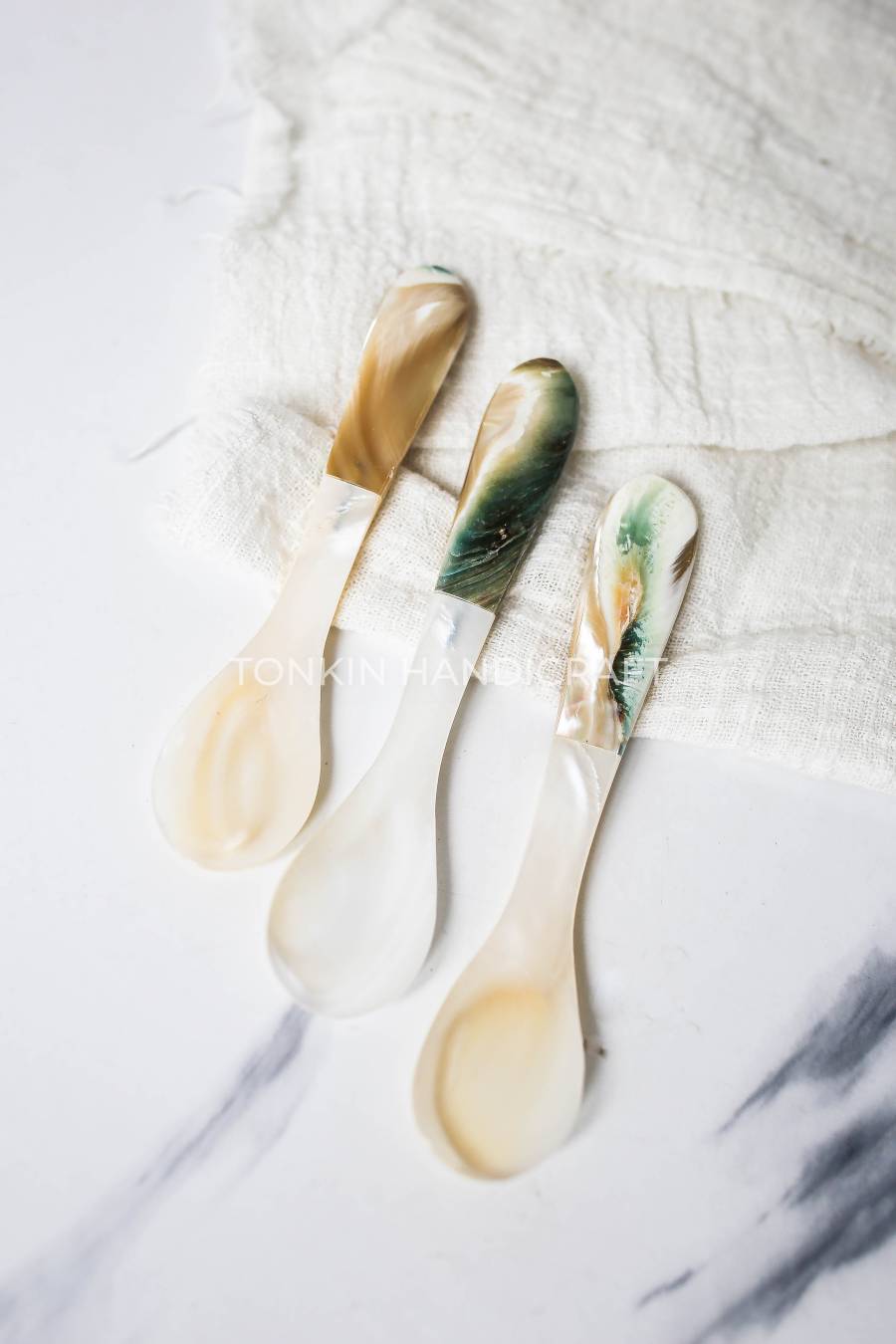 Gre Mother of Pearl Seashell Spoon