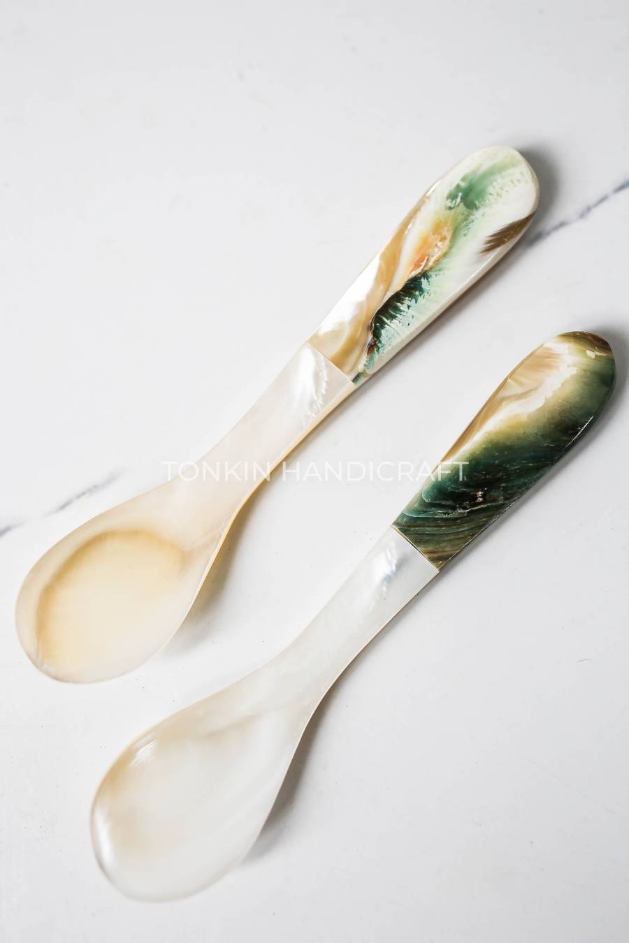 Gre Mother of Pearl Seashell Spoon