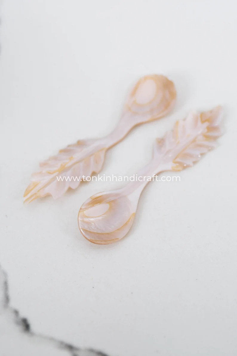 Mother of Pearl Pink Caviar Spoon, Leaf Shaped Spoon - TONKIN HANDICRAFT